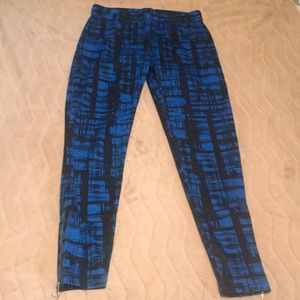 Black and blue leggings